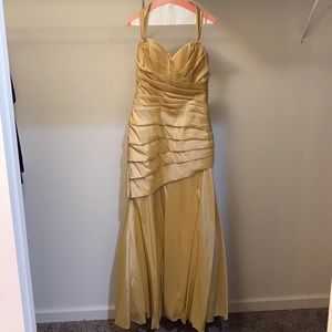 Beautiful halter bridesmaid dress, never worn